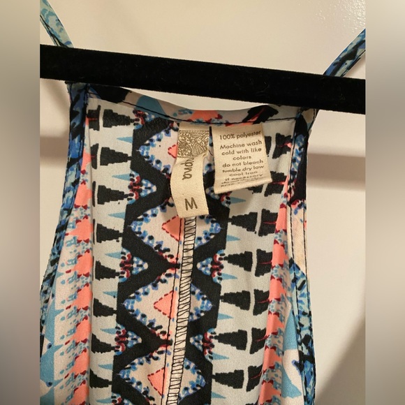 Japna tank top multi colored patterned slight split back hem size medium - Picture 6 of 7